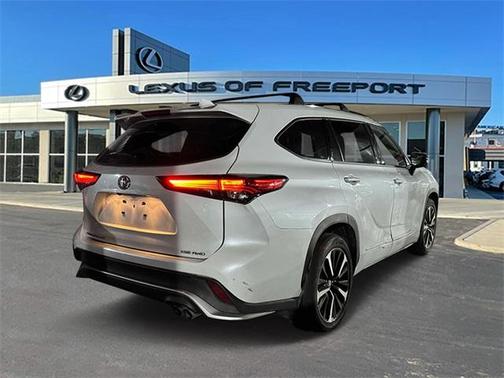 2022 Toyota Highlander XSE
