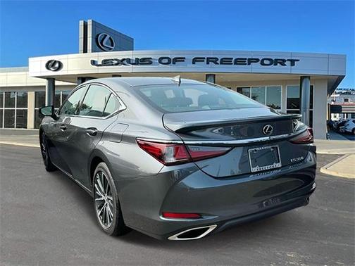2022 Lexus ES 350 Base
