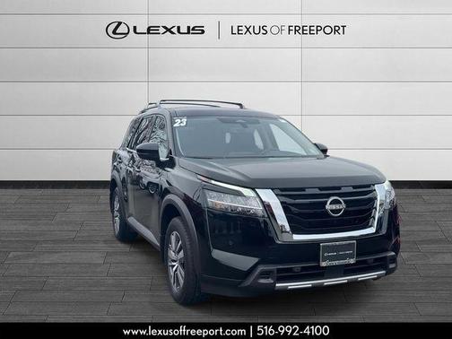 2023 Nissan Pathfinder SL 4WD