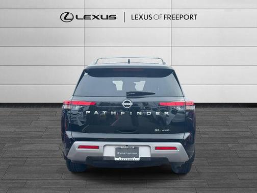 2023 Nissan Pathfinder SL 4WD