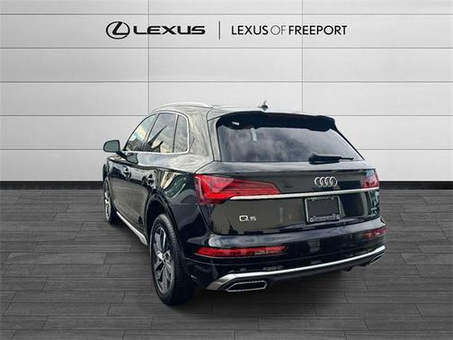 2023 Audi Q5 45 S line Prestige