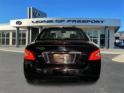 2010 Nissan Maxima SV