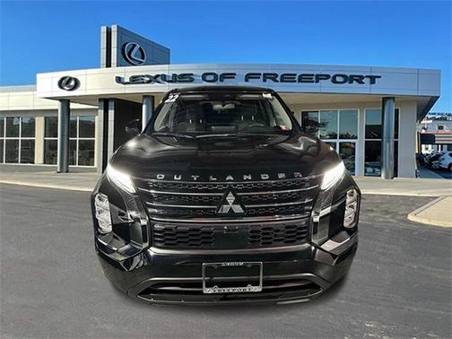 2022 Mitsubishi Outlander ES