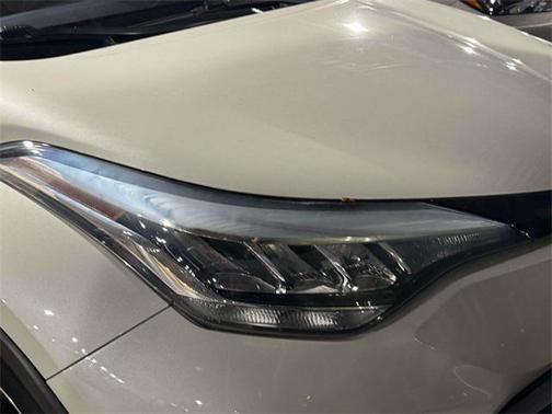 2021 Toyota C-HR XLE