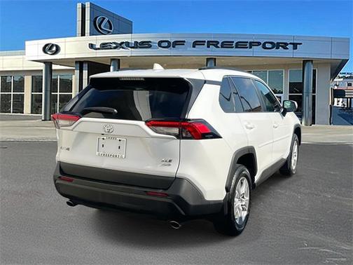 2020 Toyota RAV4 XLE