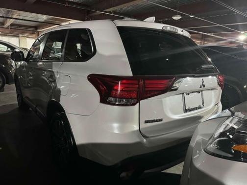 2017 Mitsubishi Outlander SE
