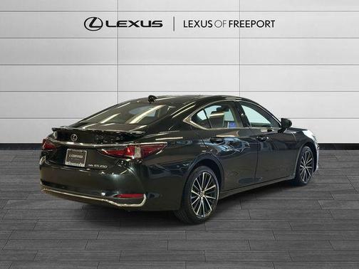 2024 Lexus ES 250 Base