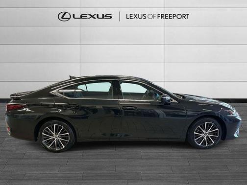 2024 Lexus ES 250 Base