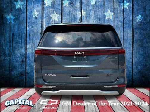 2024 Kia Carnival EX