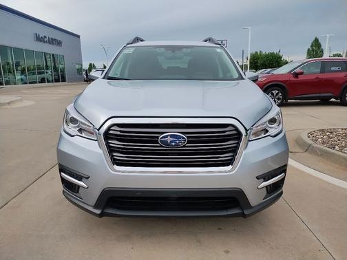 Ice Silver Metallic 2022 Subaru Ascent Premium