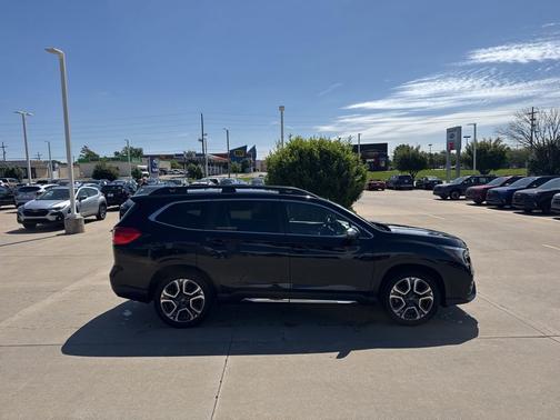 Crystal Black Silica 2023 Subaru Ascent Limited