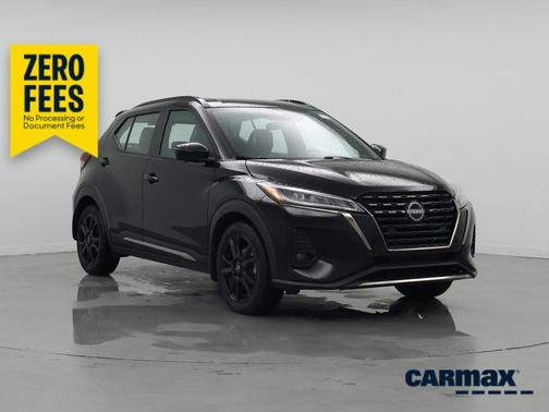 Black 2024 Nissan Kicks SR
