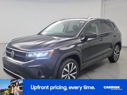 Black 2022 Volkswagen Taos SE