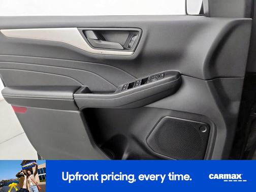 Black 2022 Ford Escape S