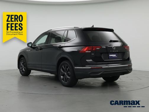 Black 2023 Volkswagen Tiguan SE