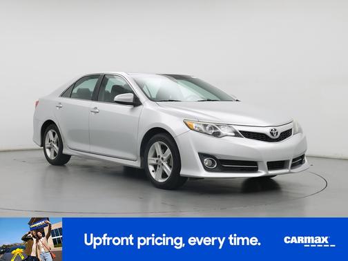 Silver 2014 Toyota Camry SE