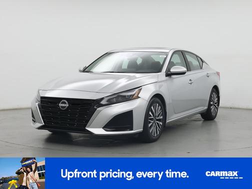 Silver 2023 Nissan Altima SV
