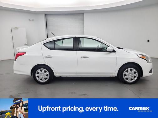 White 2016 Nissan Versa SV