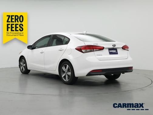 White 2018 Kia Forte LX