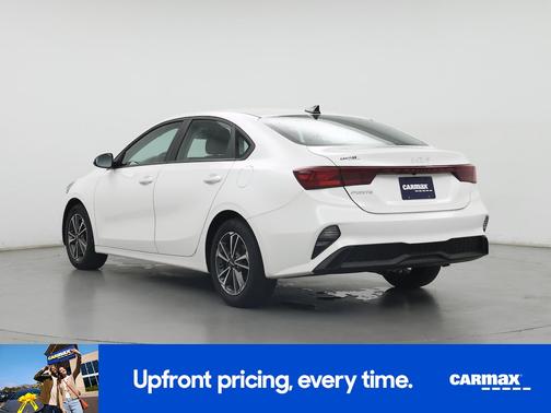 White 2023 Kia Forte LX