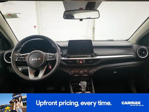 White 2023 Kia Forte LX