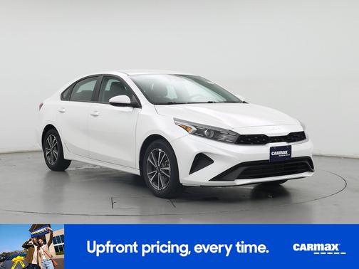 White 2023 Kia Forte LX