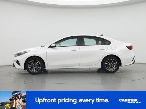 White 2023 Kia Forte LX