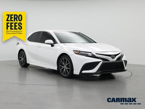 White 2021 Toyota Camry SE