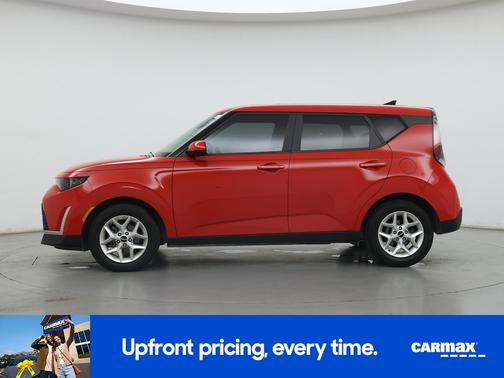 Red 2023 Kia Soul LX