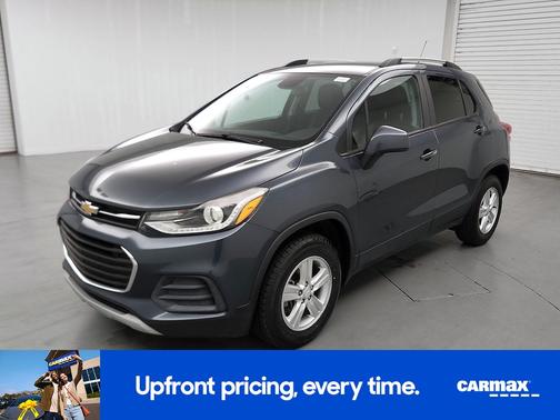 Gray 2022 Chevrolet Trax LT