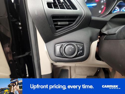 Black 2015 Ford Escape SE