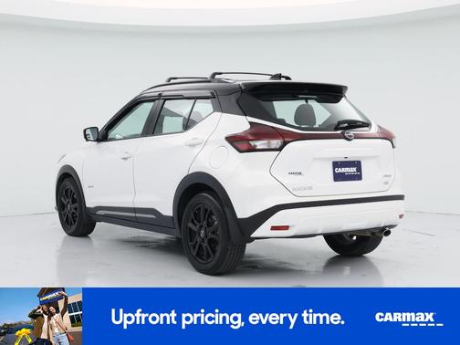White 2022 Nissan Kicks SR