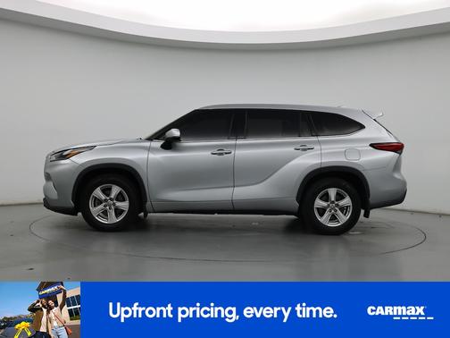 Silver 2021 Toyota Highlander LE