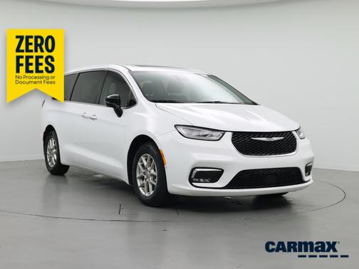 White 2024 Chrysler Pacifica Touring L