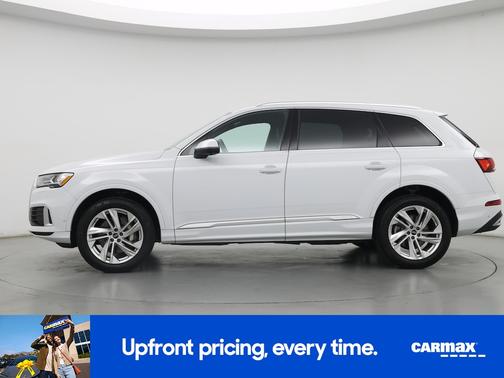 White 2023 Audi Q7 Premium