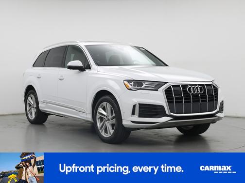 White 2023 Audi Q7 Premium