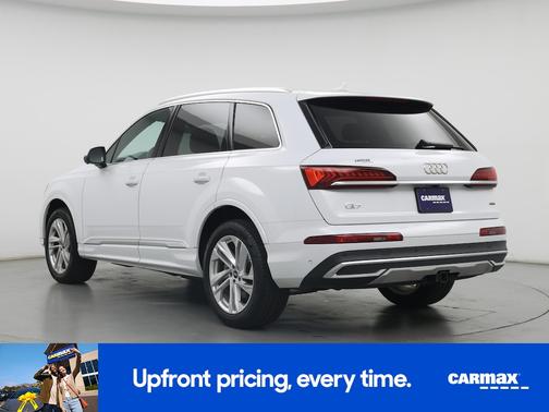 White 2023 Audi Q7 Premium