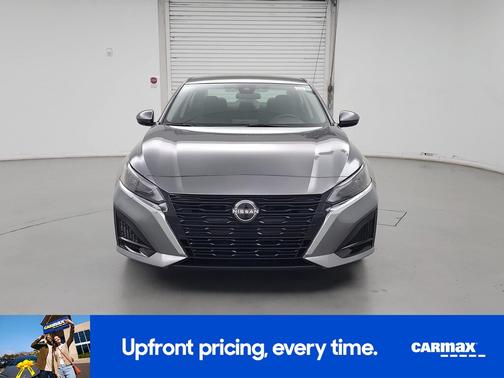 Gray 2023 Nissan Altima SV
