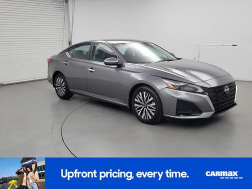 Gray 2023 Nissan Altima SV