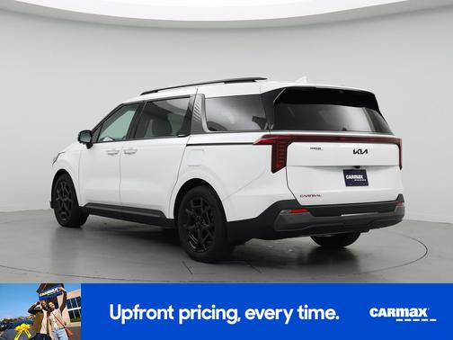 White 2025 Kia Carnival SX Prestige