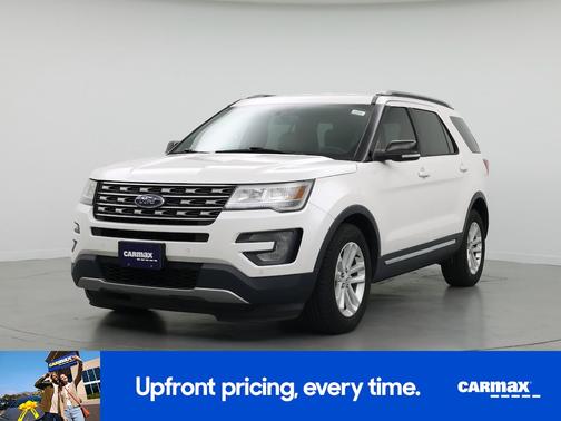 White 2017 Ford Explorer XLT