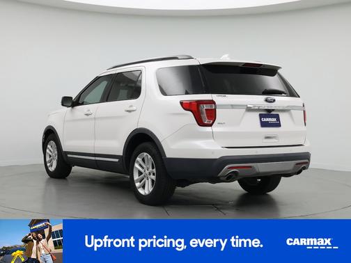 White 2017 Ford Explorer XLT