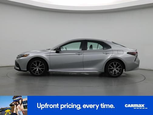 Silver 2024 Toyota Camry SE