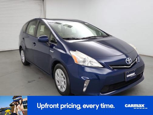 2014 Toyota Prius v Five