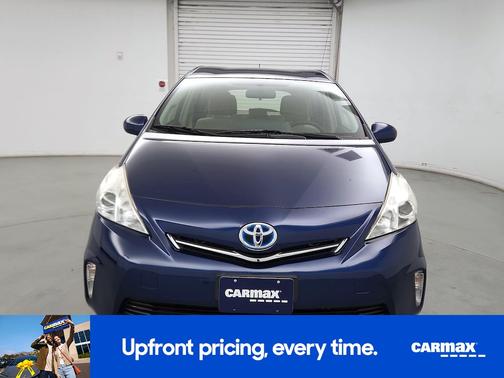 2014 Toyota Prius v Five