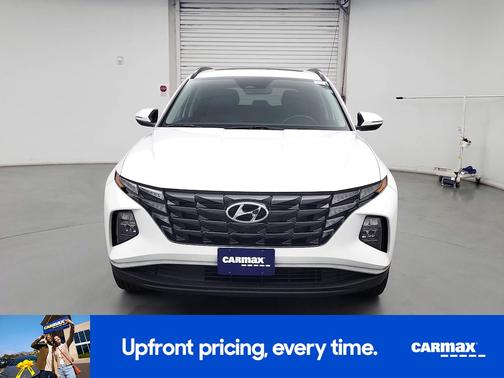 White 2023 Hyundai TUCSON SEL