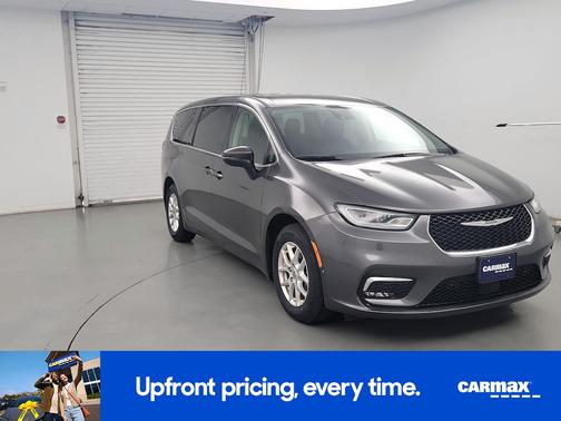 Gray 2023 Chrysler Pacifica Touring L