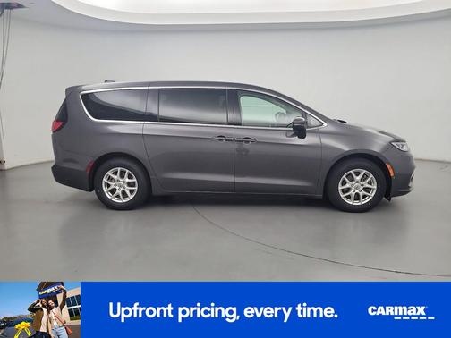 Gray 2023 Chrysler Pacifica Touring L