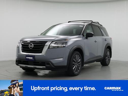 Gray 2023 Nissan Pathfinder SL