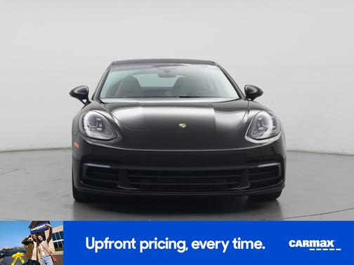 2018 Porsche Panamera 